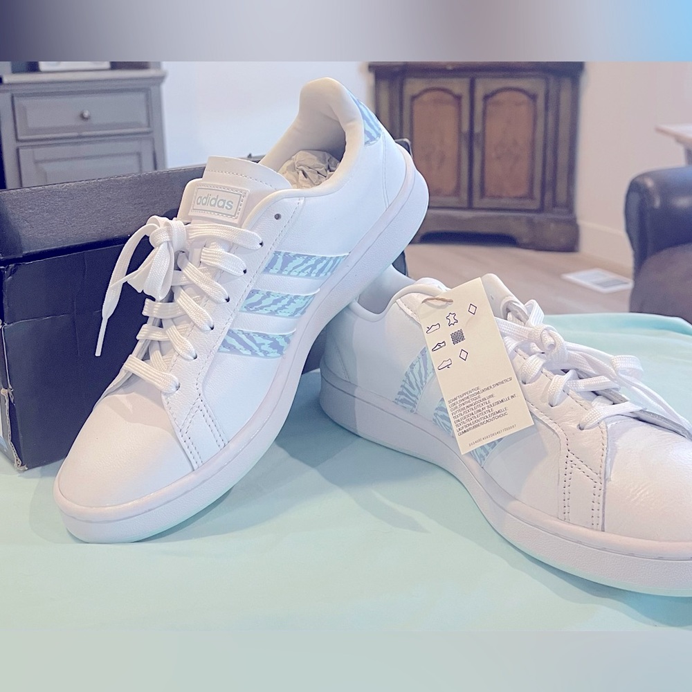 Brand new Adidas Grand Court Women's Leather Casual Shoes Sneakers 10 Zebra Blue